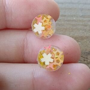 5/$25 Confetti resin stud circle earrings